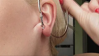 THE BLONDE TWISTS HER EARS AND MOANS!