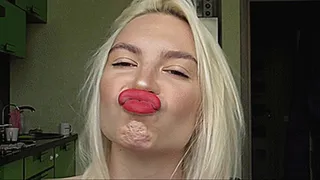 SMELLY SEXY LIPS AND WHITE HAIR!