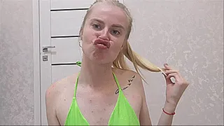 SMELLING LIPS OF A BLONDE IN A SWIMSUIT!