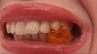 CROOKED YELLOW TEETH DO NOT SPARE JELLY BEARS!