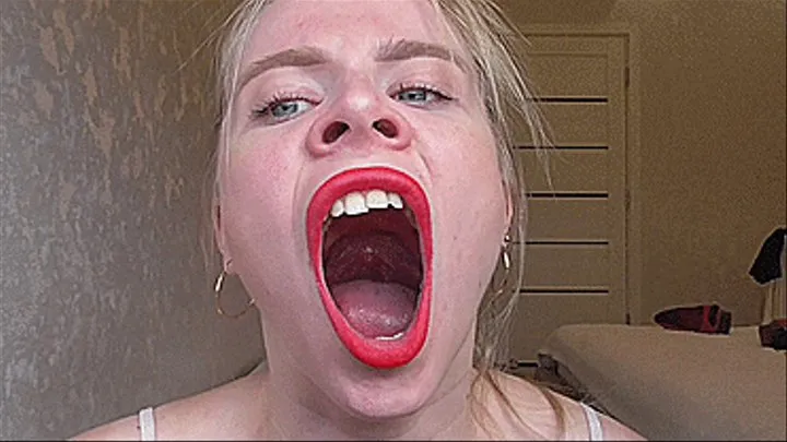 BIG MOUTH AND DEEP THROAT WITH RED LIPSTICK!