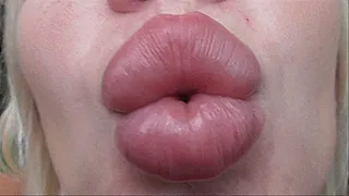 REQUEST SWEET KISS OF PLUMP LIPS WITH CAMERA!