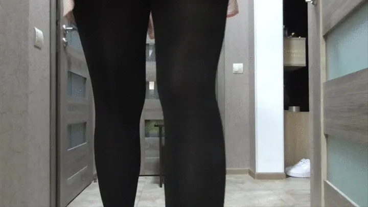 BLACK TIGHT PANTYHOSE!