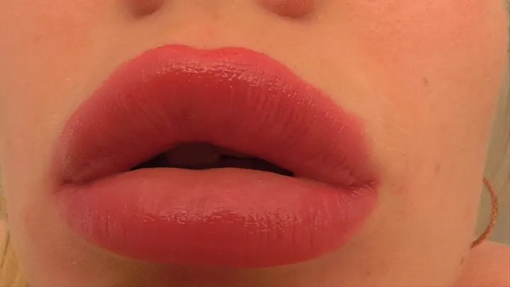 THICK FOLDED LIPS!