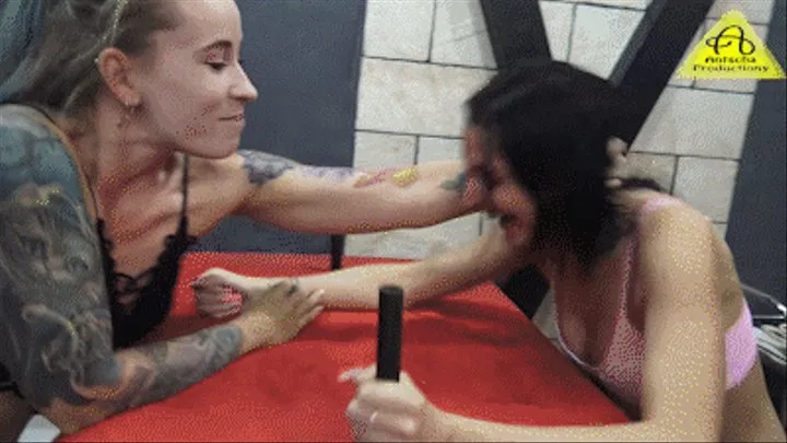 Anett breaks Dyanna