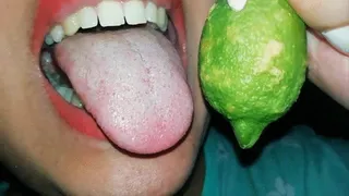 My Tongue play with lemonade