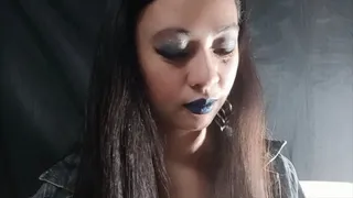 blue lips with smokes