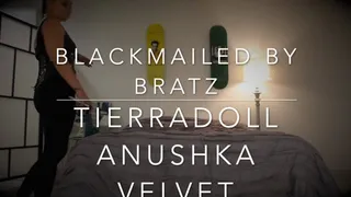 BlackMailed by Bratz