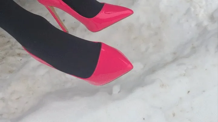 Dasha Kelly brand new sexy pink stiletto High Heels sank deep into white freezing snow