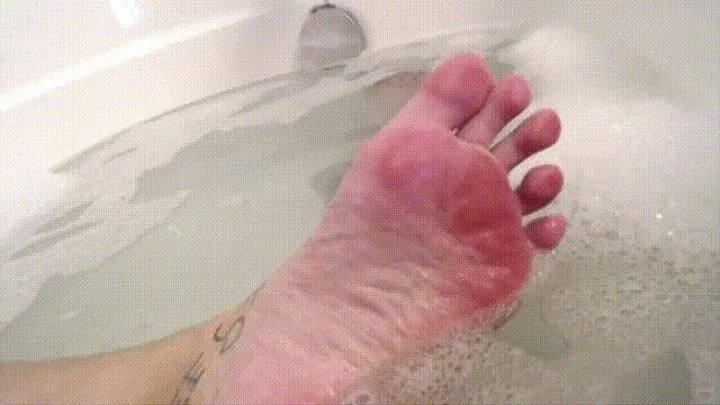 Bubble Bath Foot Worship