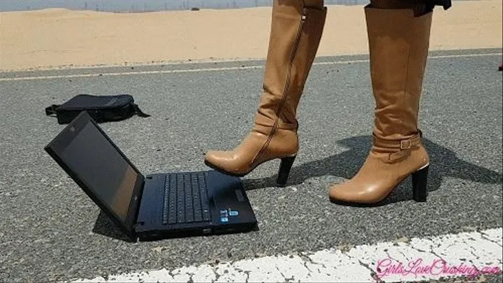 Anastasija 38 - Laptop under Boots