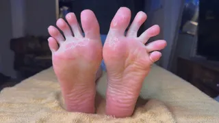 “Pale soles oily soles tease you”