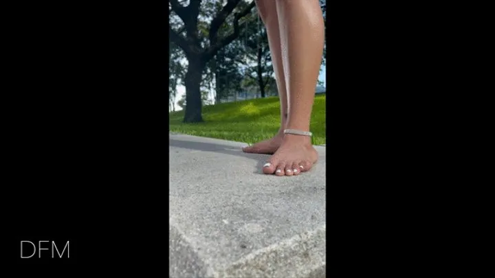 "kvlisoles walking in public"