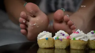 "Cup Cake Smash Aqua Blue Tip Toes With Sweetie"