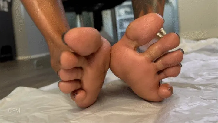 "Oiled Up StickyToez Veiny Feet"