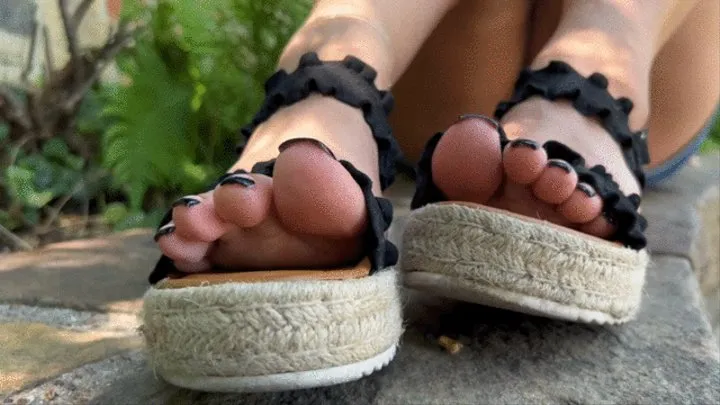 "Thick Latina Outdoor Shoe Tease"