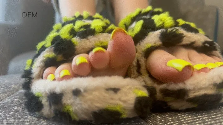 "Toetallydevine Fuzzy Shoes Tease"