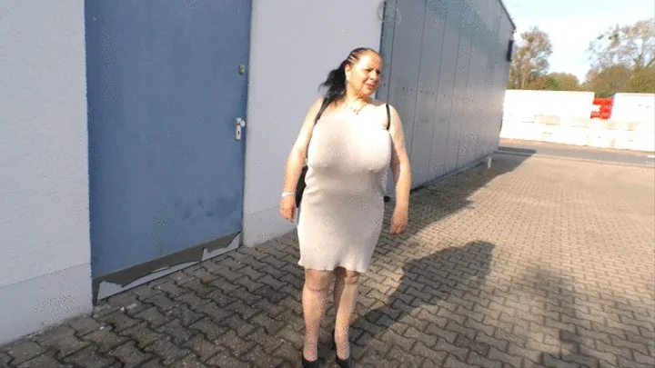 THIS BIG SLUT USES HER BIG HUGS TO NEGOTIATE THE PRICE OF HER PARKING