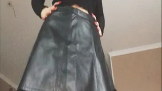 Hirnfick im Lederrock - Brain fuck in leather skirt