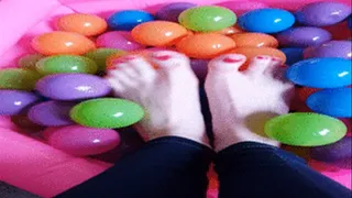 Foot play time