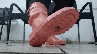 Spritz auf meine Gummistiefel!!