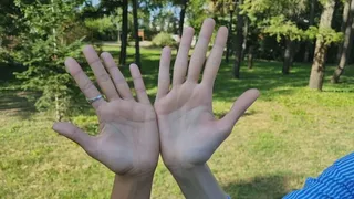 Big hands 21 cm comparison