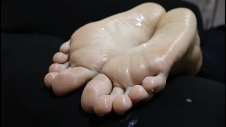 INSTAGRAM FOOT MODEL PATTY - MASSAGE AND CUM IN SOLES