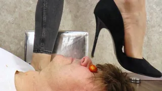 Mistress Anfisa - And suddenly he has tomatoes on his eyes