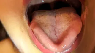 ORAL EXAMINATION {LIGHTING THE TONGUE | Laura