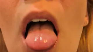 ORAL EXAMINATION {EXTREME BEAUTY OF THE TONGUE} | Miinxiiee