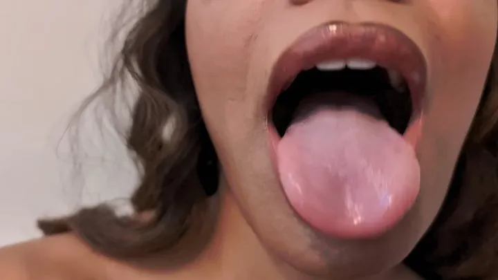 AMATEUR FACE LICKING | Jennifer