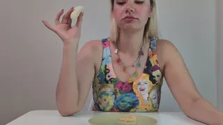 CHEWING AND SPITTING OUT BANANA CHUNKS | Marilyn