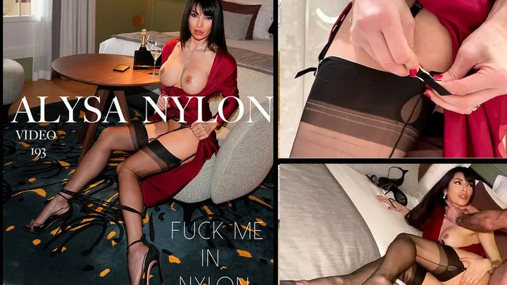 EN ROBE DU SOIR ET BAS NYLON JE BAISE COMME UNE SALOPE