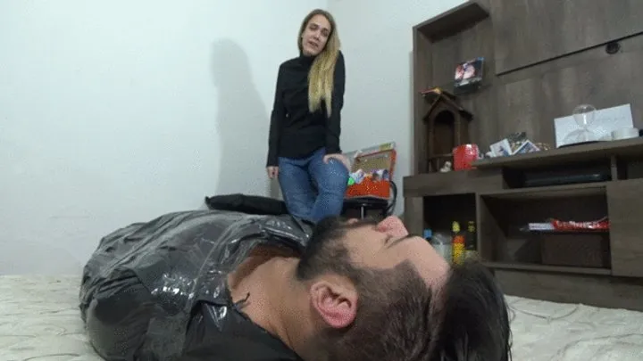 Blonde Pawg kneading the slave's nose in facesitting Jeans By Margareth Cruel And Daniel Santiago Cam by Dani