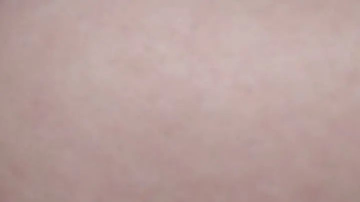 A close up of my bellybutton to the fans rubbing it ans try to see inside