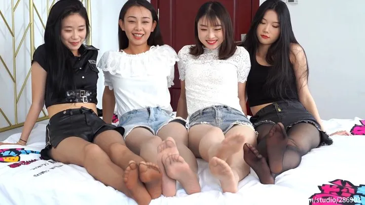 WL - 4 cute girls showing their stockings soles