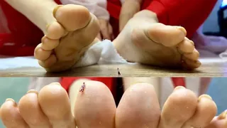 Worship of the feet of an Asian Giantess