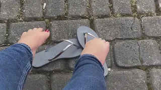 Flip flop dangle and clap