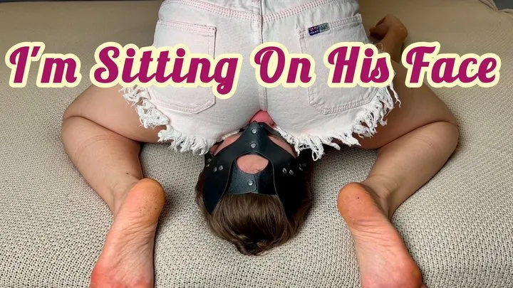 I SAT ON HIS FACE WITH MY HAIRY ASS IN SHORT DENIM SHORTS