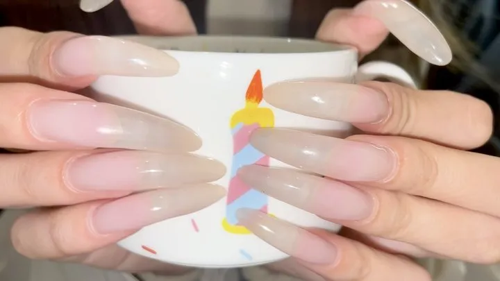 #124 - Long natural nails on cup