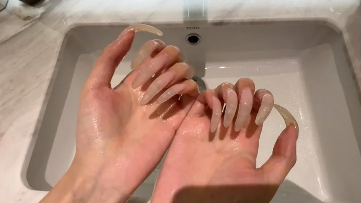 #149 - Washing my hands and long natural nails