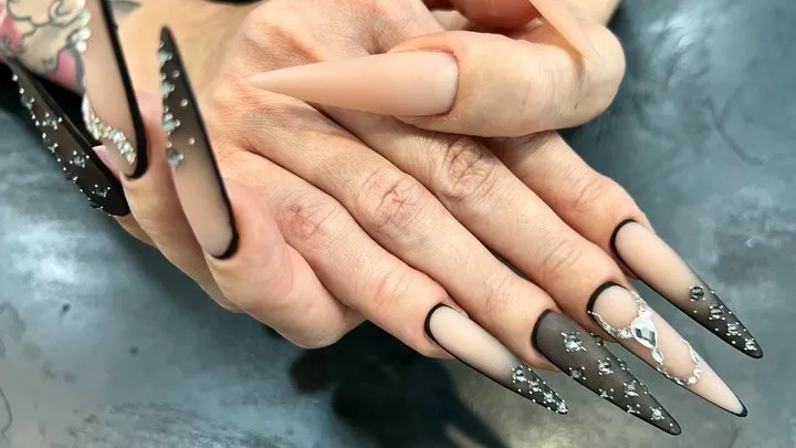 Long nails, even longer and a new shape, tapping and Finger crunching