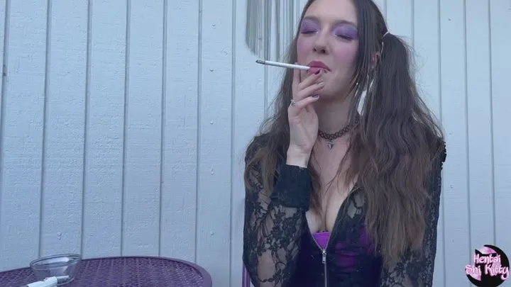 Seducing you while I Smoke