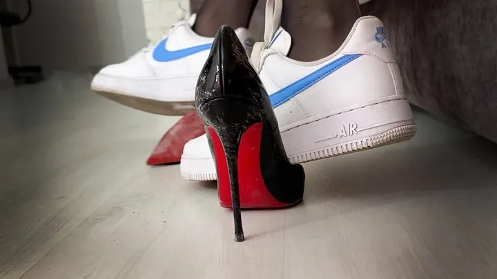 Louboutin So Kate 120 destruction, crushed Louboutin by Nike sneakers, ruined Louboutin, high heels crushed