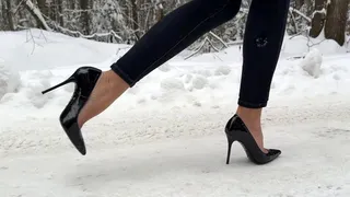 Gianmarco Lorenzi high heels pumps on snow road, high heels in snow, high heels on ice, walking on high heels on snow