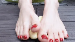 MY FEET PLAY WITH BANANA