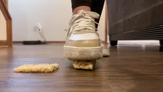 European Beauty (19) Crushes Sticky Rice Krispy Treats in Brown Nike Airs